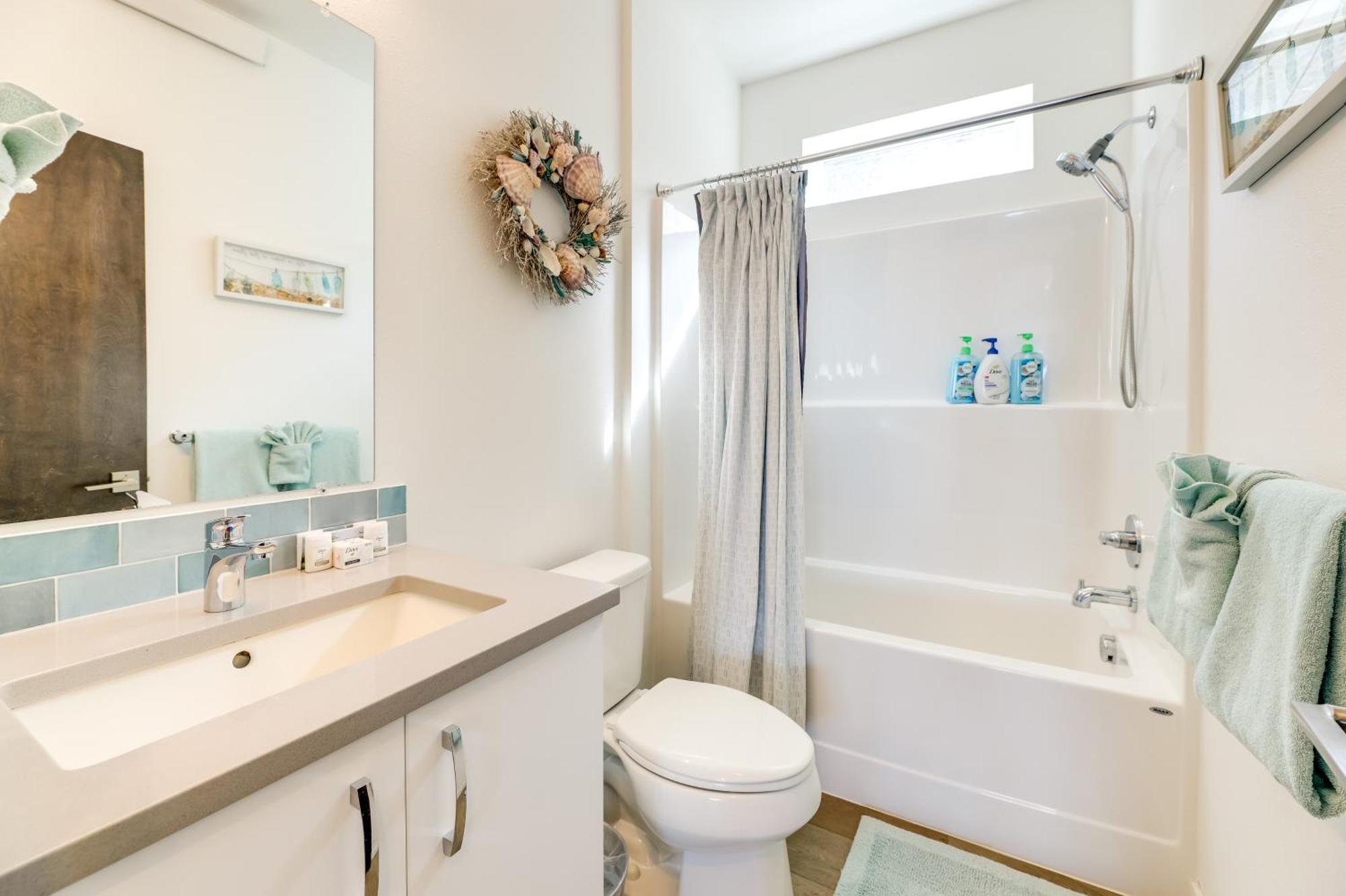 Scenic Depoe Bay Townhome With Deck Less Than 1 Mi To Parks! المظهر الخارجي الصورة