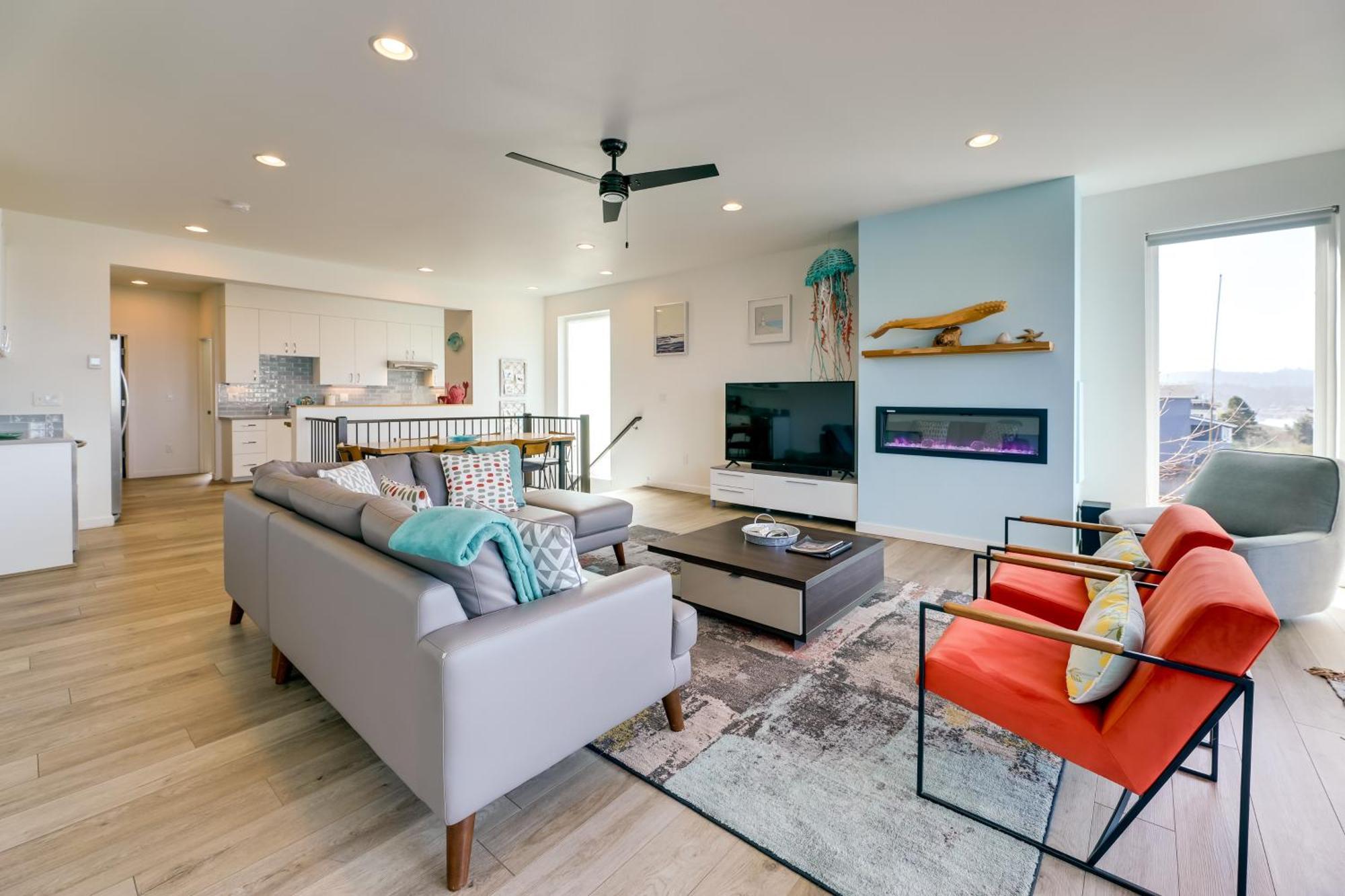 Scenic Depoe Bay Townhome With Deck Less Than 1 Mi To Parks! المظهر الخارجي الصورة