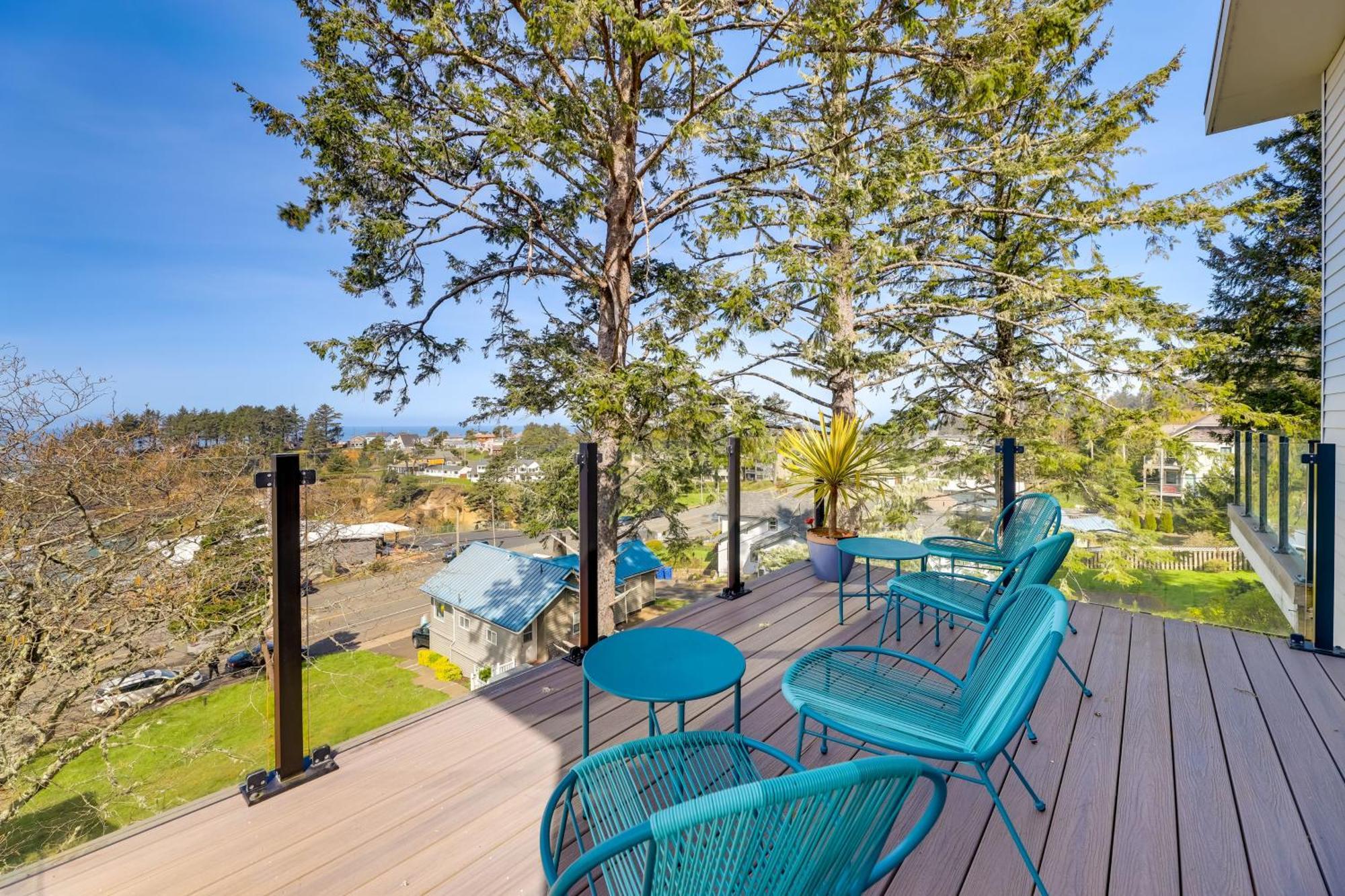 Scenic Depoe Bay Townhome With Deck Less Than 1 Mi To Parks! المظهر الخارجي الصورة