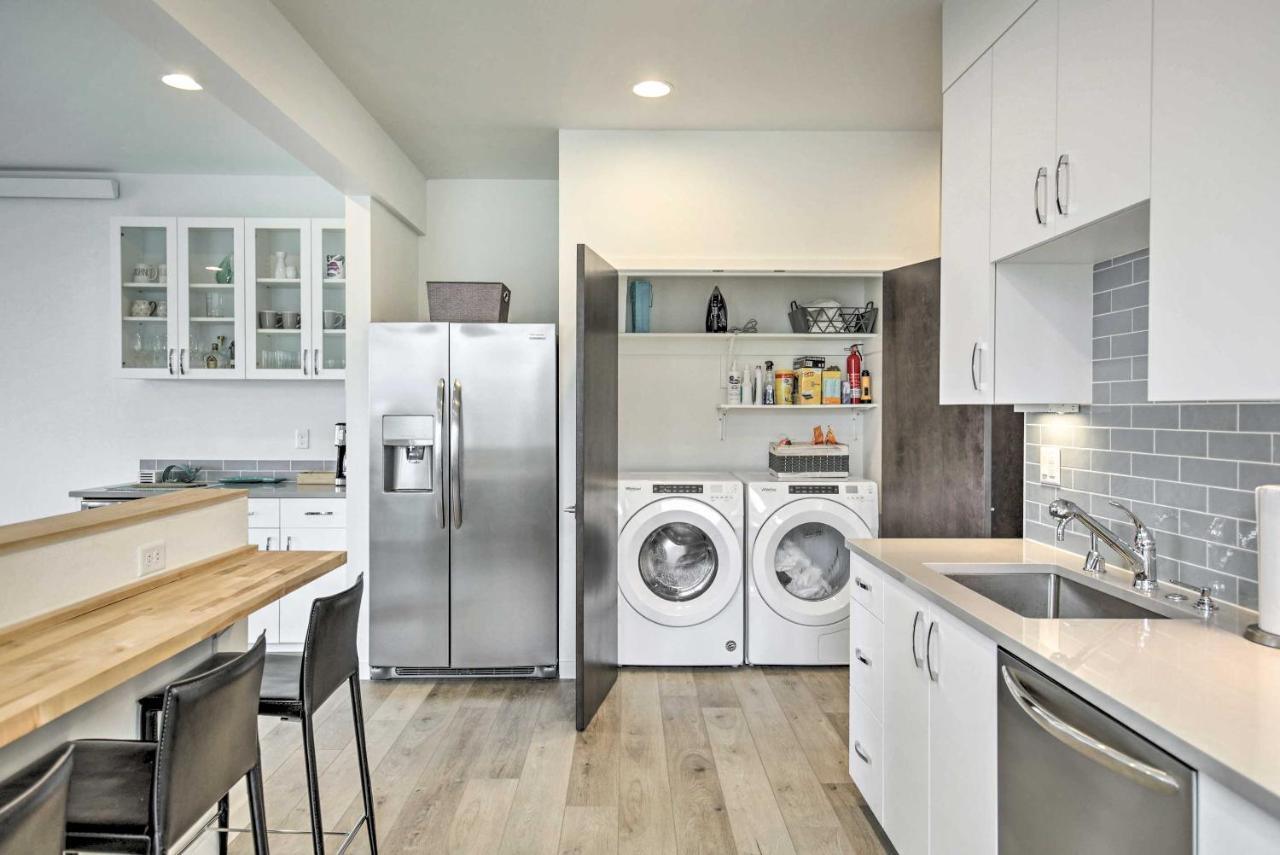 Scenic Depoe Bay Townhome With Deck Less Than 1 Mi To Parks! المظهر الخارجي الصورة